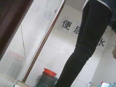 Chinese college students at the restroom 1