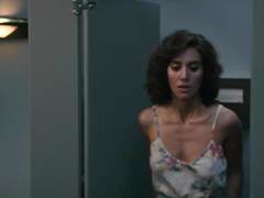 Alison Brie - GLOW s1e01 00